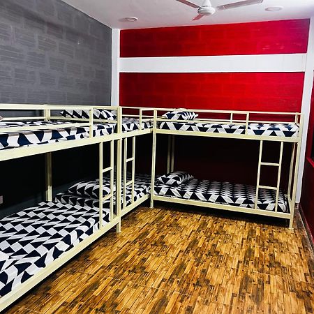 Hostel Kuruku Santhu Colive Pondicherry Ngoại thất bức ảnh